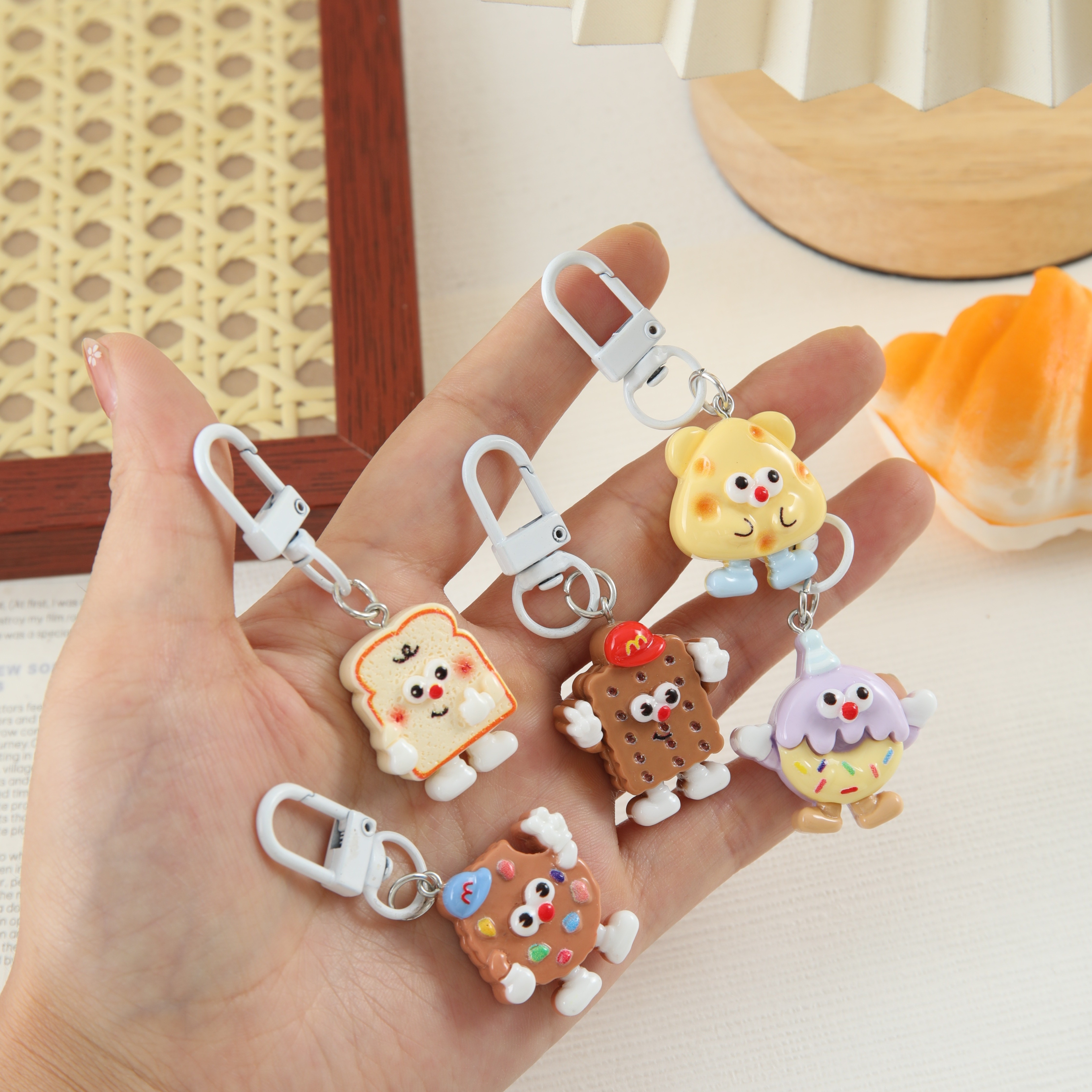 

Fun Keychain Pendant Bag Small Couple Key Accessories