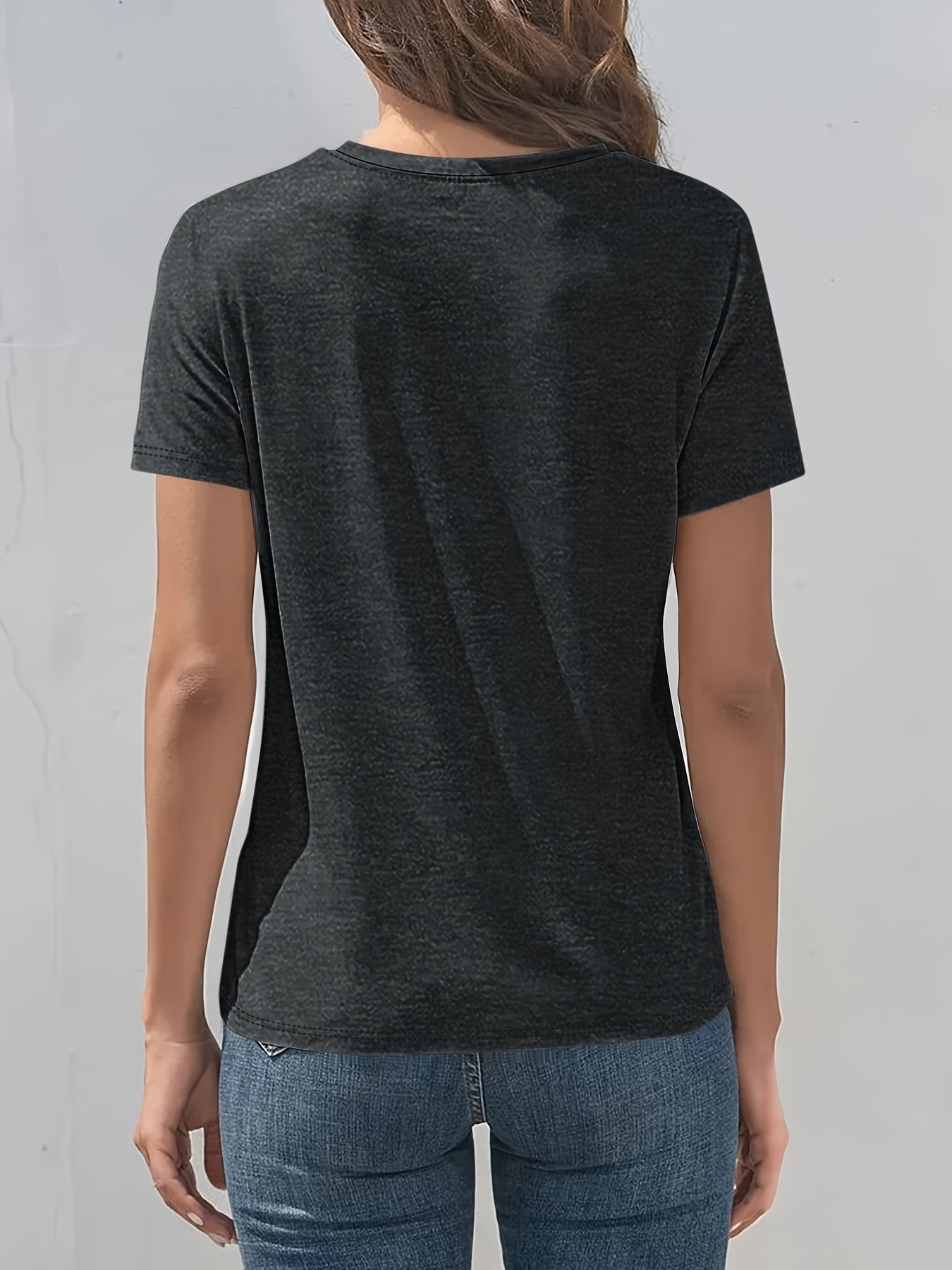 Women'S Stylish Commuting Shirt with Pleated Design at The Chest, Round Neck, And Short Sleeves.