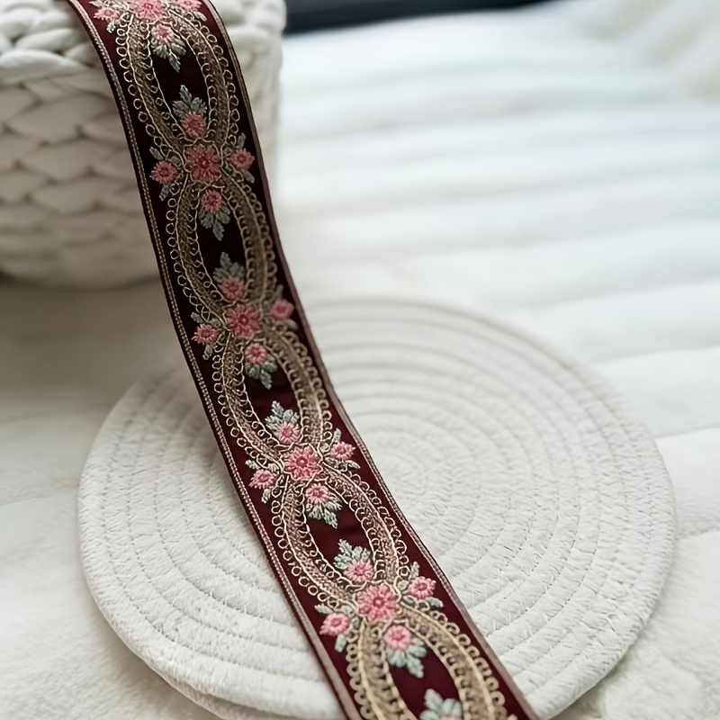 E-shop Bestickte florale dreidimensionale, dicke Vintage-Relief-Rosen-Spitze. Häkeltes Offenheit-Stoff-Accessoire. Geeignet für europäische klassische