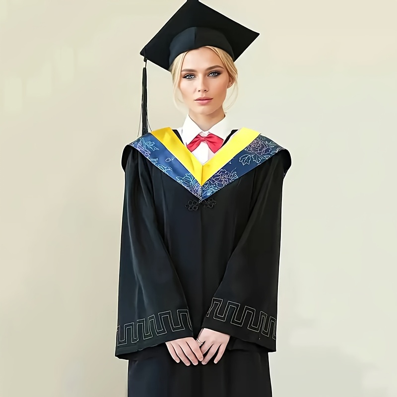 In Pakistan Best Dress For Convocation Bachelor's Graduation Gown
