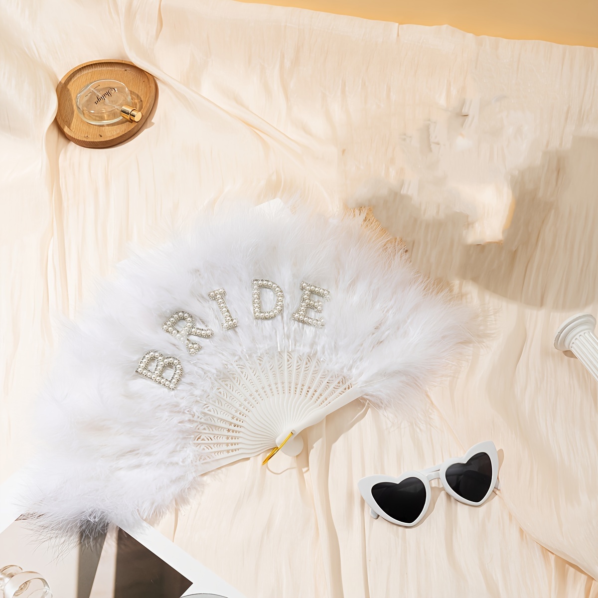 

Romantic Bride Accessories Faux Feather Folding Fan Heart Shaped Eye Glasses Single Party Bride Wedding Decorations