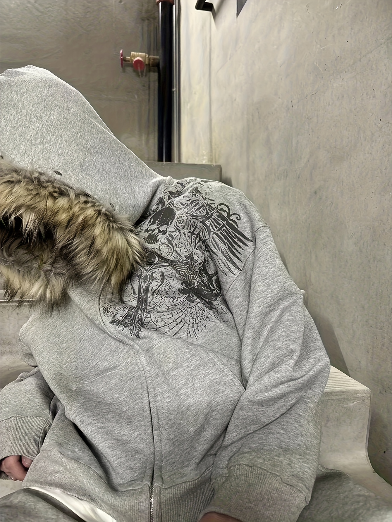 Women s Y2K Retro Gothic Anime Zip-Up Hooded Sweater - Oversized Streetwear Jacket with Furry Collar & Full-Zip Closure, Machine Washable  , Casual Outerwear for Layering (Skull & Bat Wing Print) - Y2K Streetwear Fashion with Fleece Lining & Furry Hood, Relaxed    , Gothic- 