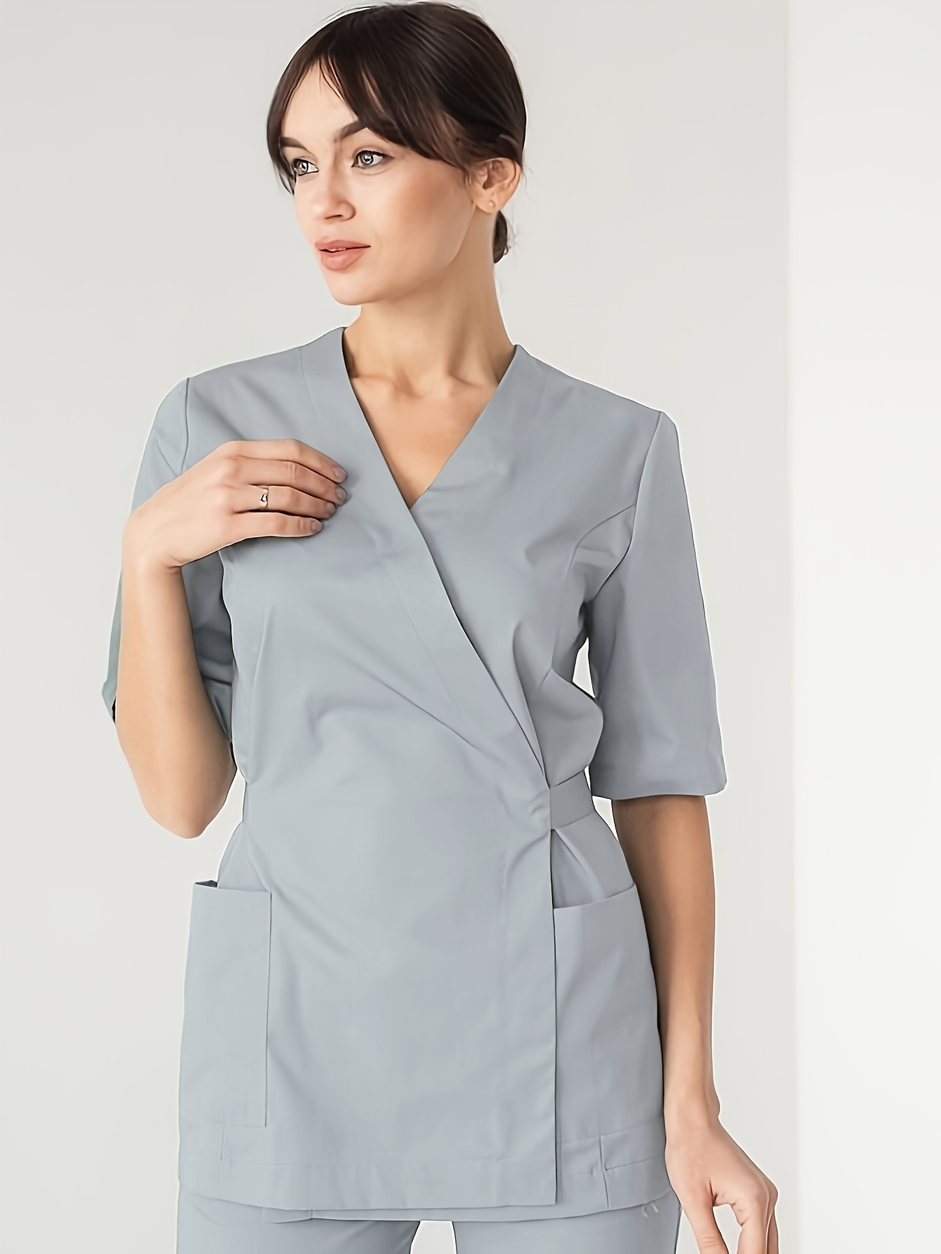 Kadınlar için Şık Polyester Tıbbi Ameliyat Forması Seti, V Yaka Kısa Kollu Üst ve Pantolon, Düz Renkli Dokuma Sağlık Üniforması, Tüm Sezon Profesyonel İş Giyimleri