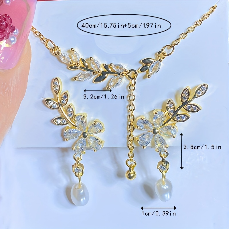 Maple Leaf Pendant Necklace & Earring Set