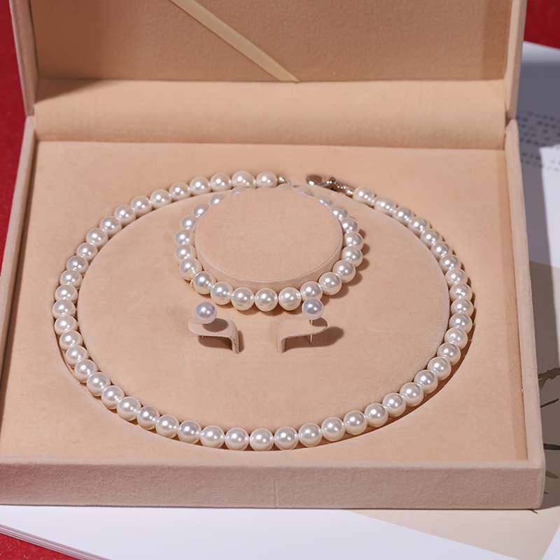 

The Necklace Set Includes An Bracelet And Jewelry Set