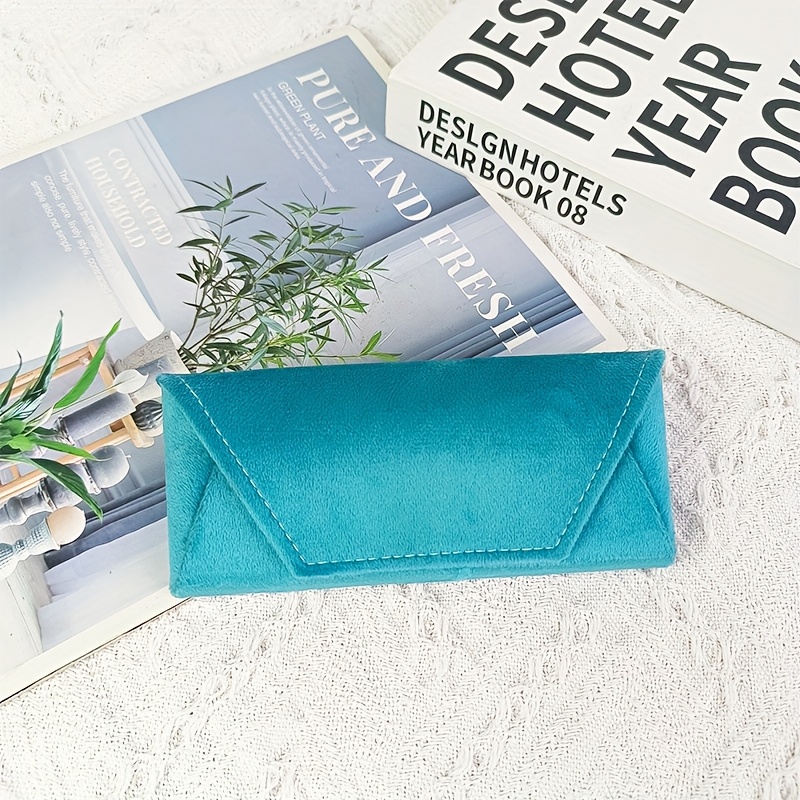 Large Capacity Magnetic Glasses Storage Box