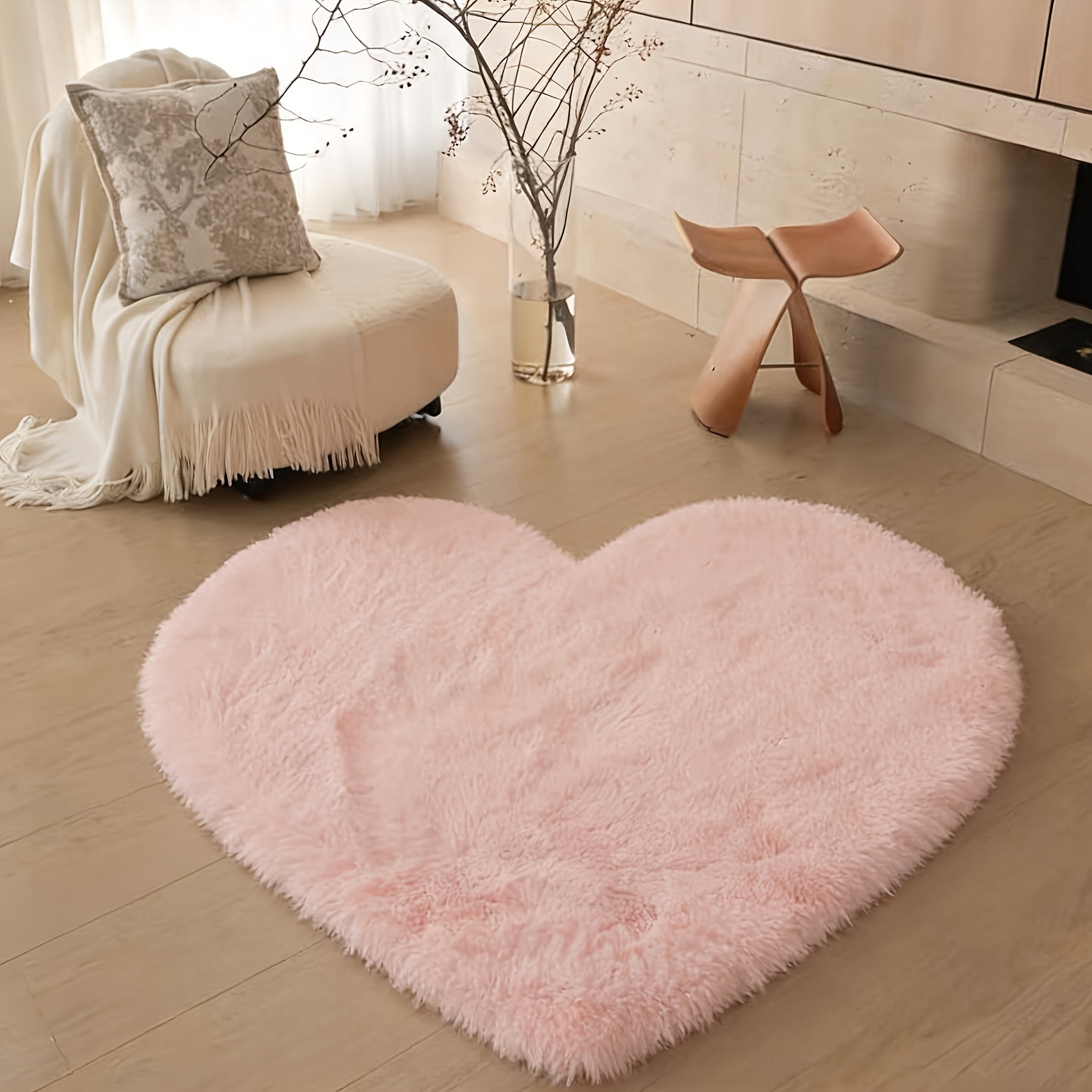 TEMU A Soft And Fluffy Heart-shaped Rug, Suitable For The Living Room. This Plush Rug Is Ideal For Bedroom Floors, Home Decor, And Outdoor Picnics