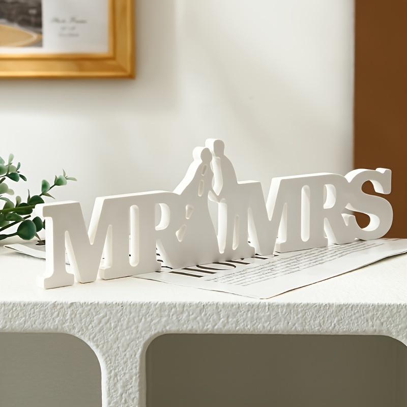 

1pc, 3d Mr & Mrs Sign, Plastic Wedding Letters Tabletop Decor, Scandinavian Home Room Accent, Minimalist Design For Wedding, Valentine's Day Decor