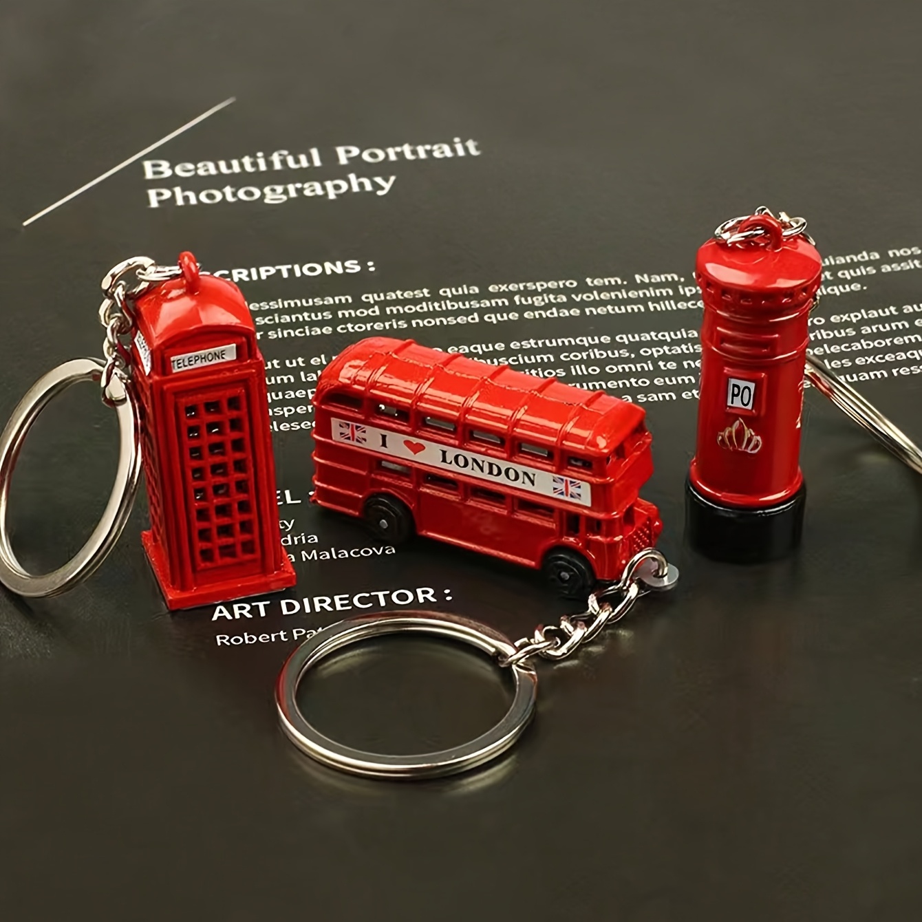 

3pcs Creative Metal Telephone Booth Bus Mailbox Keychain Souvenir Gift Pendant Bag Mobile Phone Hanging Ornament