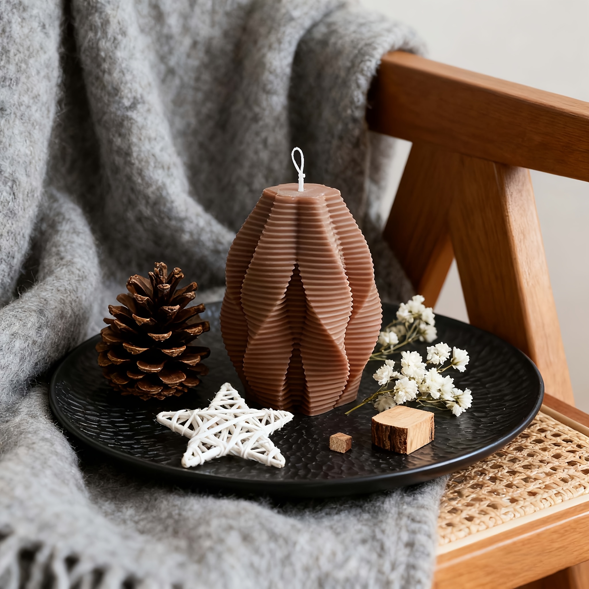 Modern Ribbed Scented Candle | Elegant Textured Artistic Shape, Exquisite Appearance, Serving Both Decorative And Fragrance Functions | for Daily Home Fragrance, Also Suitable for Placement in Entryways, Studies, Etc