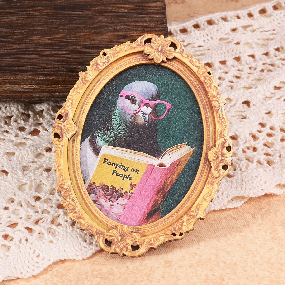 TEMU 1pc Refrigerator Magnet Featuring A Reading Pigeon Design, Vintage-style Oval Shape, Photo Frame Form, A Fun Home Decor Accessory, And A Gift
