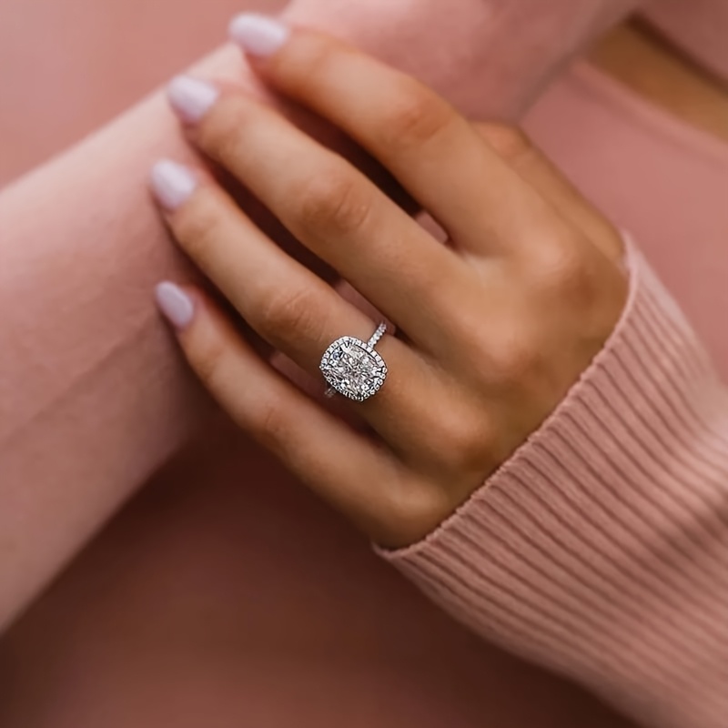 Women's Shimmering Oval-Shaped Stackable Ring, Wedding & Engagement