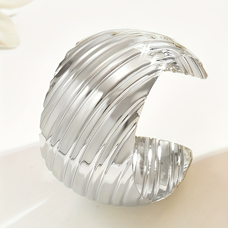 Simple Classic Openwork Twill Bracelet, Daily Wear