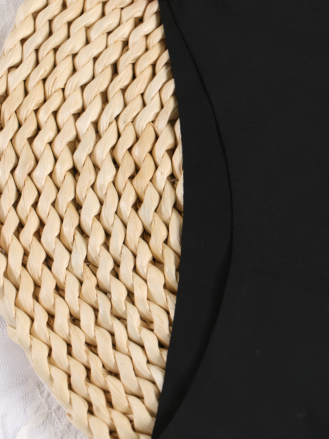 прилагодливи женски безшевни танги со срцевиот принт и чипка - меки, еластични и удобни долни алишта, персонализиран подарок за сопруга или девојка, црни со црвена лента, романтична облека | дизајн со срцевиот принт | еластична ткаенина детали 4