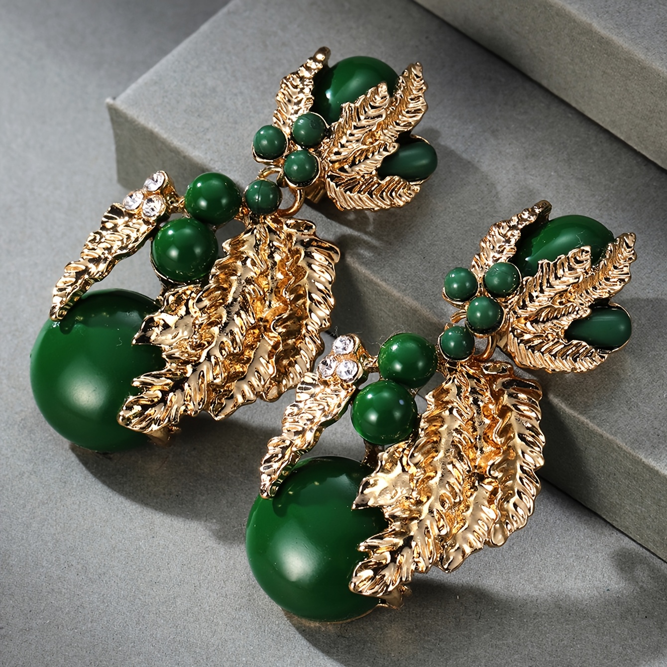 E-shop Ein Paar süße elegante Resin-Blumen-Ohrclips – für Frauen als Accessoires für Feiertage, Geburtstage, Dates, Partys, Urlaub, Einkaufen, Pendeln