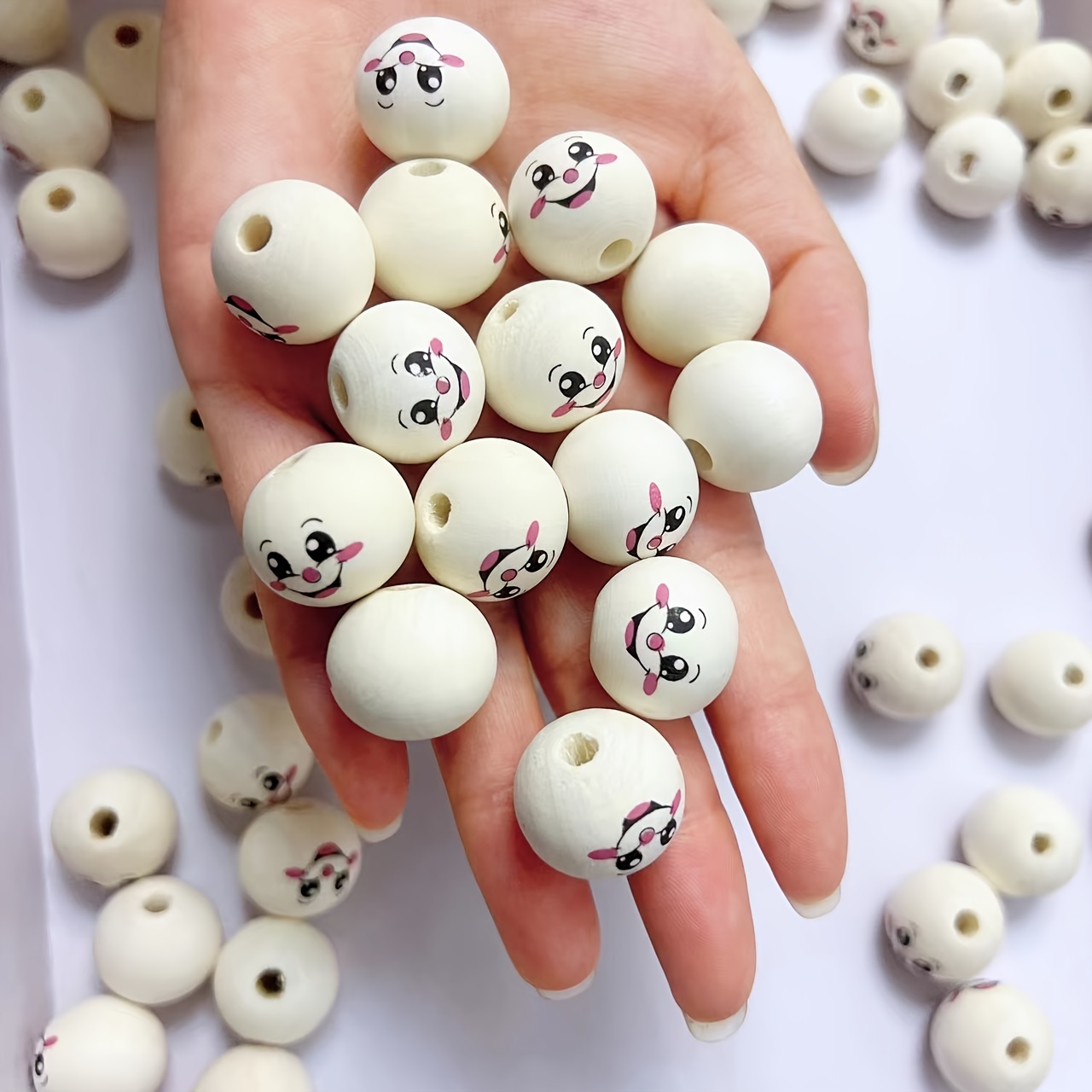 

20 Pcs, 20mm, Cartoon Face Wooden Beads For Jewelry Making Diy Creative Cute Christmas Tree Farmhouse Garden Beaded Decorations Handmade Craft Supplies, Hole: 4mm