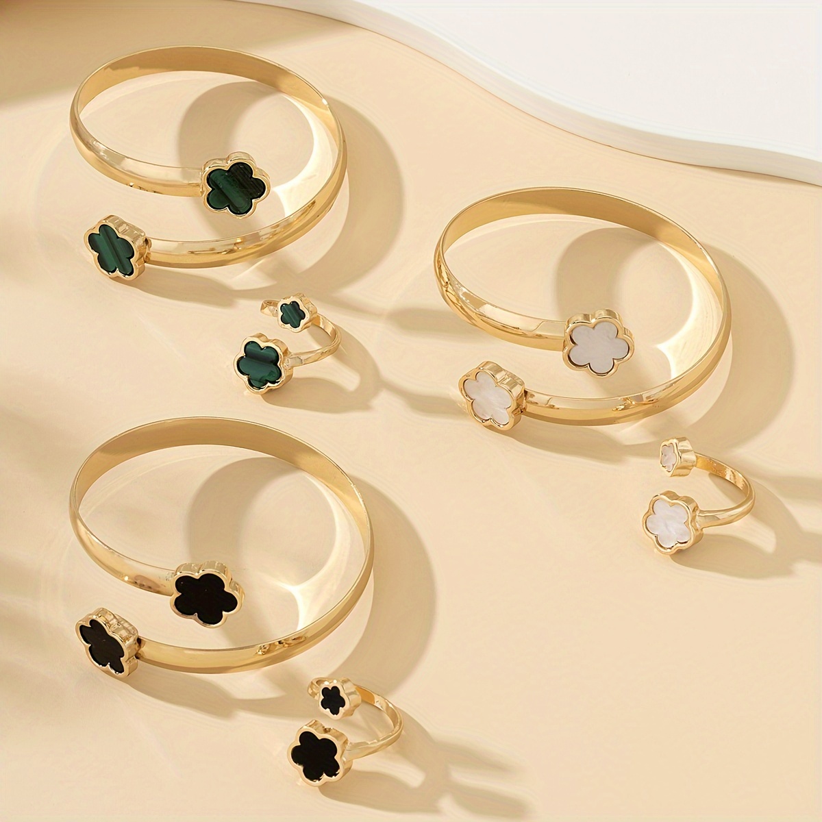 

Chic Women's Jewelry Set, Clover Flower Adjustable Open Ring And Bangle, 18k Gold-plated Fashion Accessories For Ladies