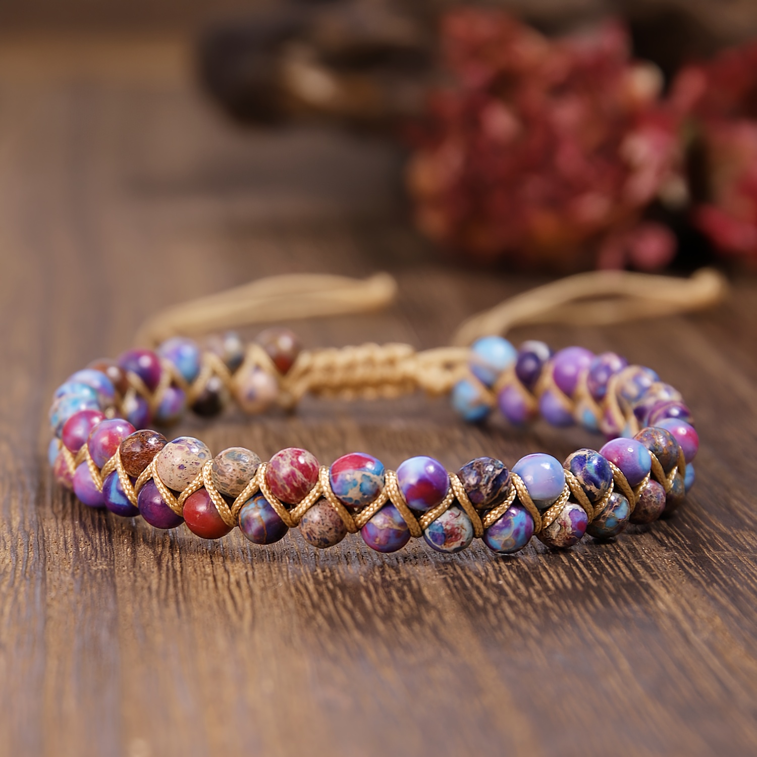 E-shop Handgefertigtes geflochtenes Armband aus farbenfrohen Natursteinen mit einem bohemischen Doppelstrang-Design. Dieser Vintage-Armband im