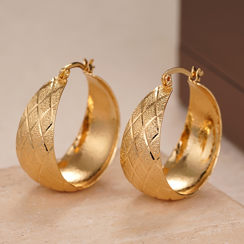 Image of Middle Eastern Golden Earrings For Women Engrave Rhombus Pattern Hoop Earrings Banquet Party Casual Fashion Retro Jewelry
