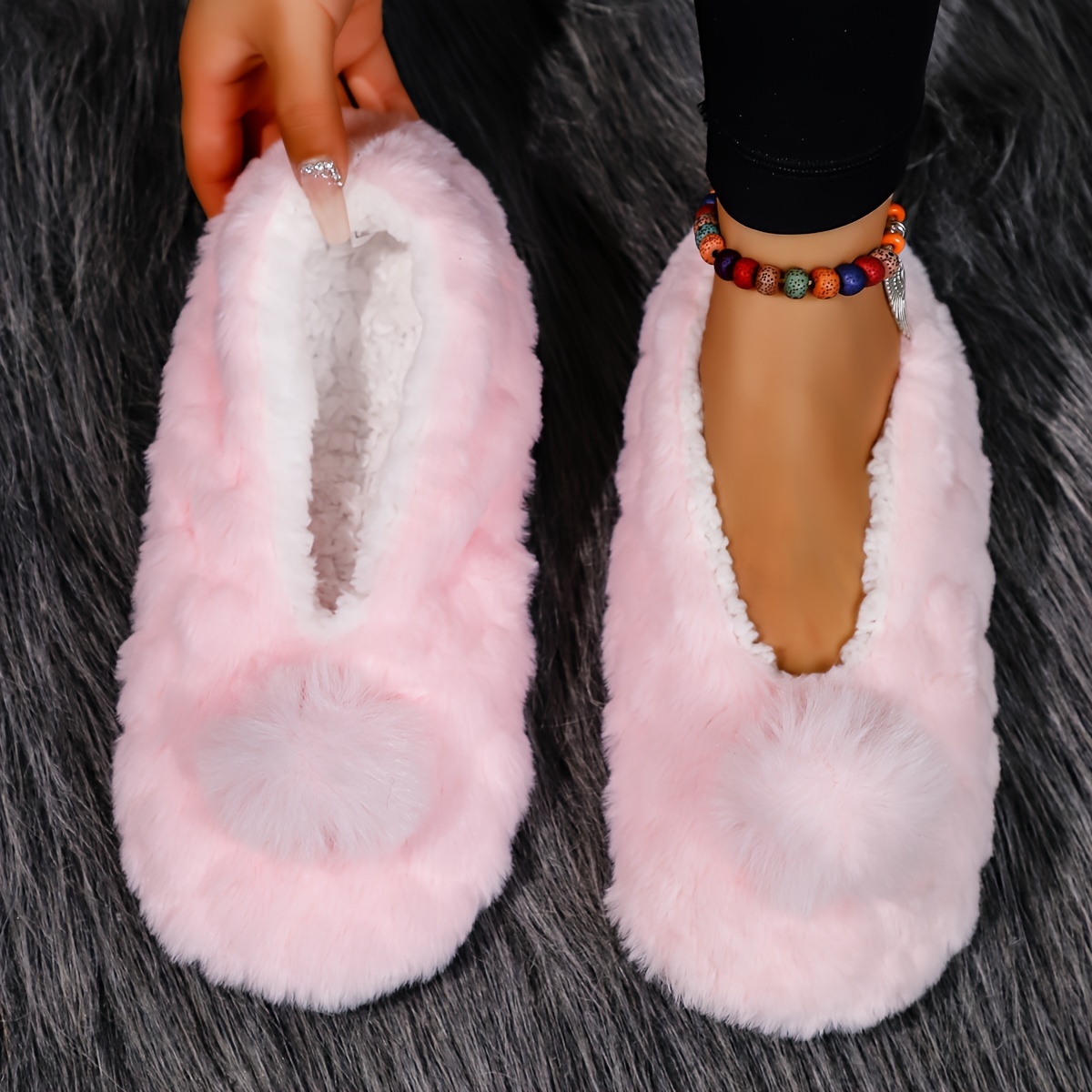 

Cozy Heart-shaped Pom-pom Slippers For Women - Soft, Non-slip Sole, Plush For All Comfort, Winter