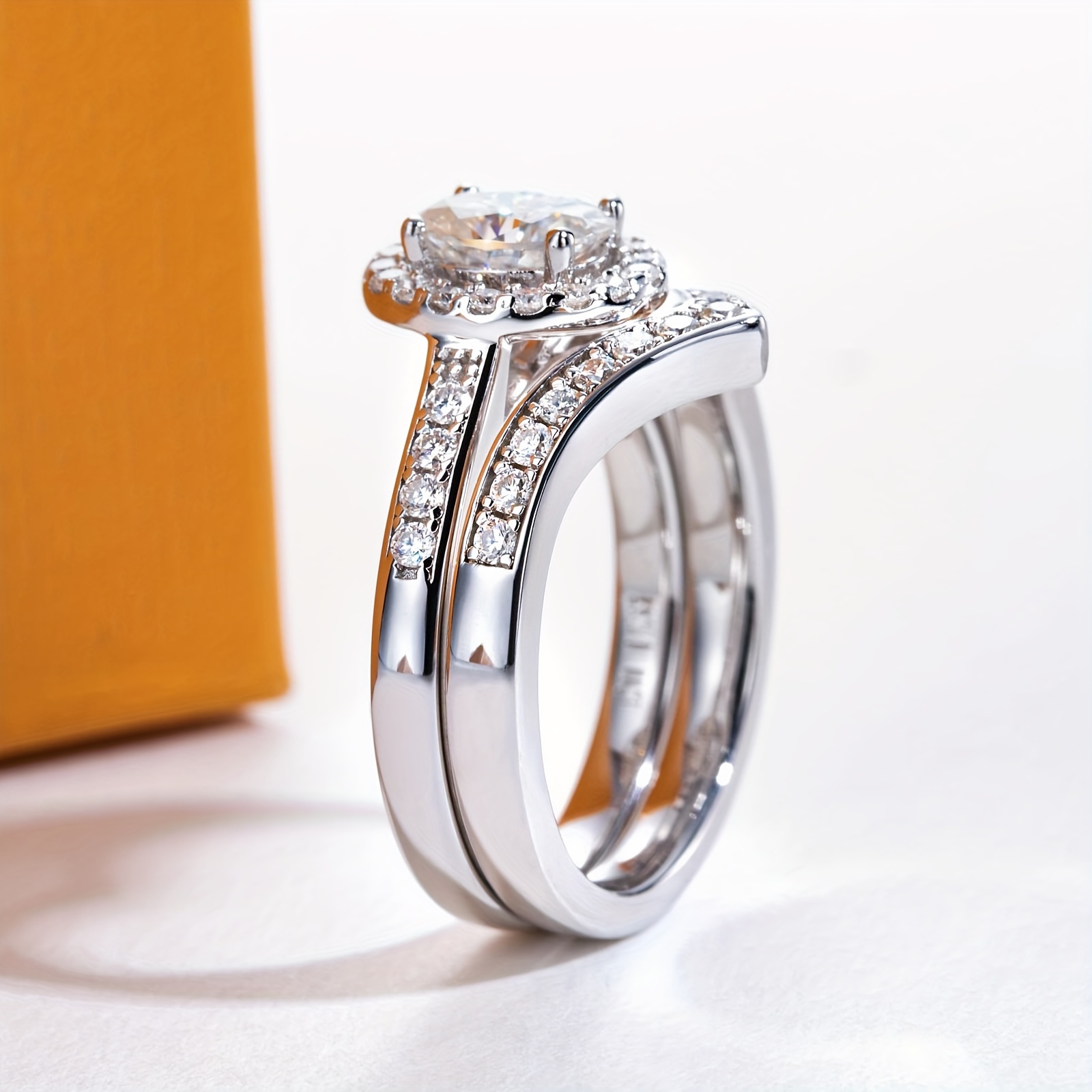 Elegant 925 Silvery Moissanite Ring, 1.5-Carat