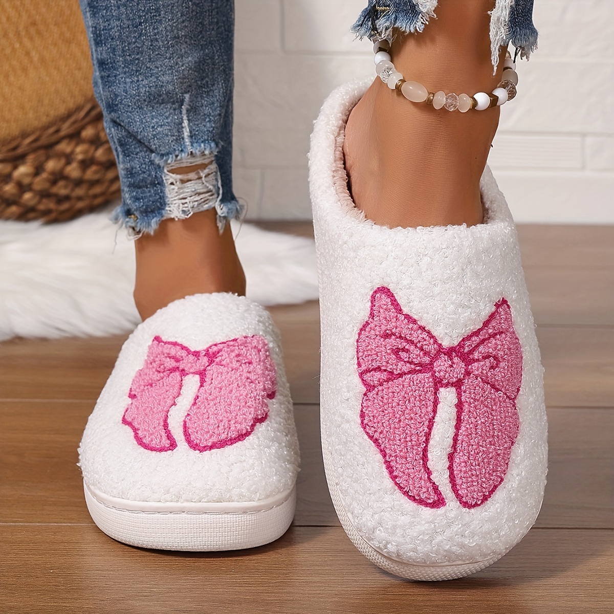 

Chaussons Chauds pour Femmes avec Motif Fleur Papillon, Semelle Souple pour Intérieur, Doublure en Peluche Confortable et Antidérapante