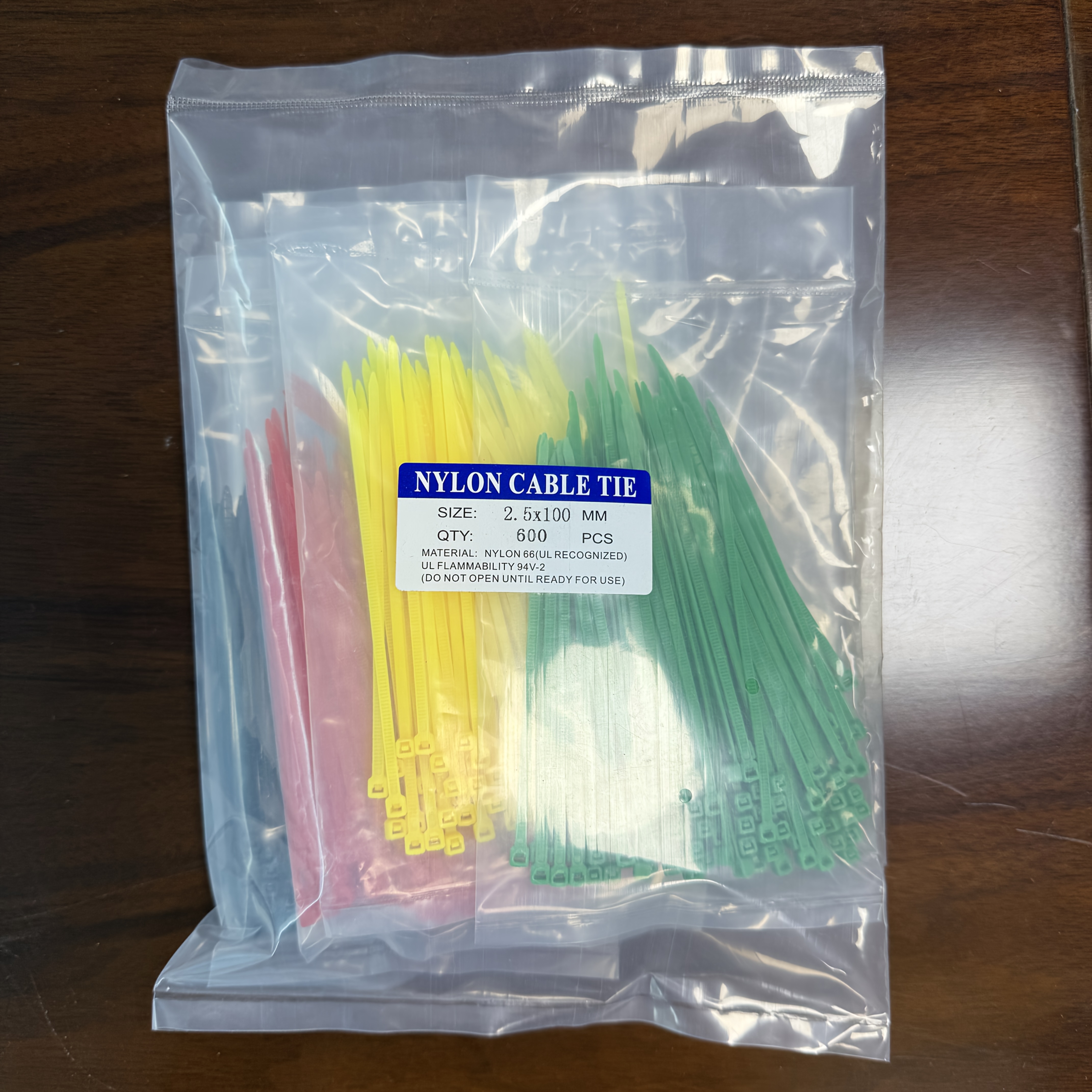 E-shop 600 Stück farbige Nylon-Kabelbinder - 3 Größen erhältlich: 3,94 Zoll/100 mm, 5,91 Zoll/150 mm, 7,87 Zoll/200 mm. Ideal für Kabelorganisation,
