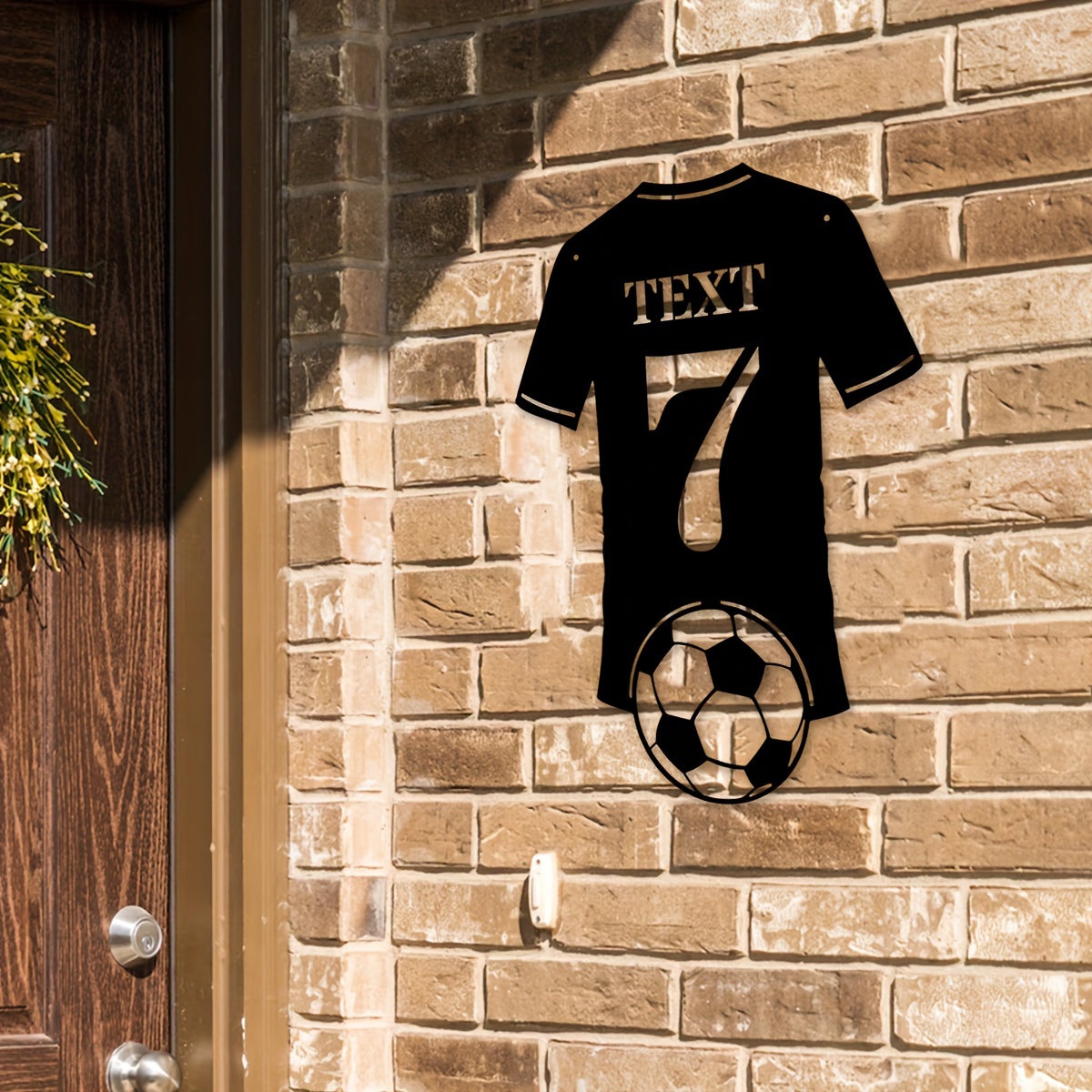 Image of 1pc Personalized Football Wall Decor - Custom Name & Number (jersey 7 ) With Soccer Logo, Number 40cm Large Fan Gift, Symbolism, Durable Metal Art For Cave, Room, Football Player Display
