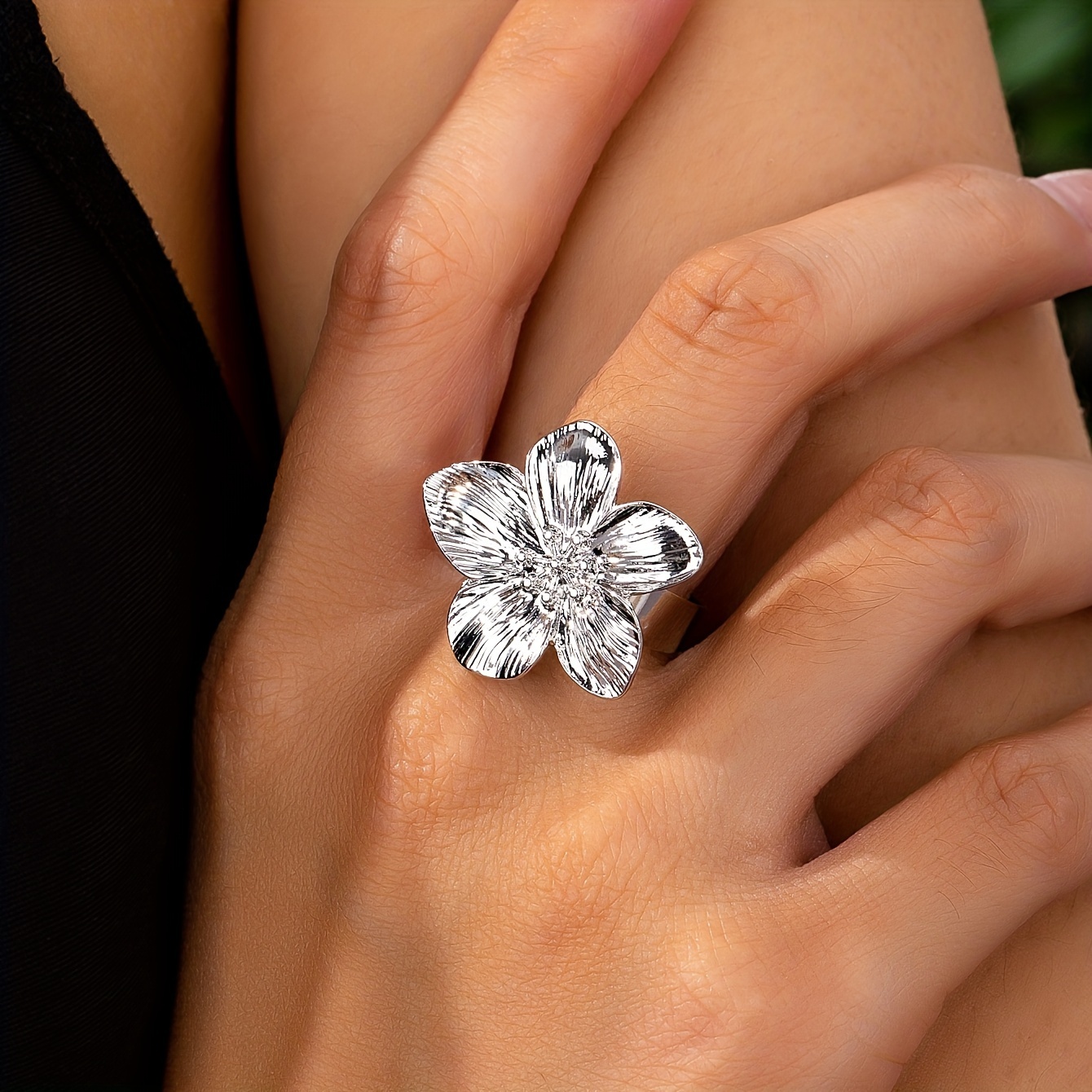 Flower Shape Open Adjustable Ring for Everyday and Banquet Wear