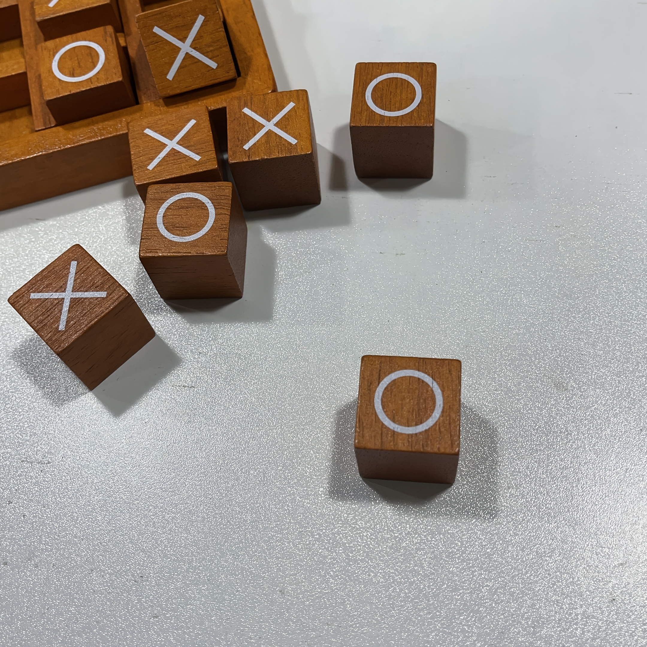 juego   de xo de cruz de madera con 9 bloques de construcción y una base -   para noches de juegos familiares y decoración   |   para mesas de café, salas de estar, regalos de navidad y   detalles 5