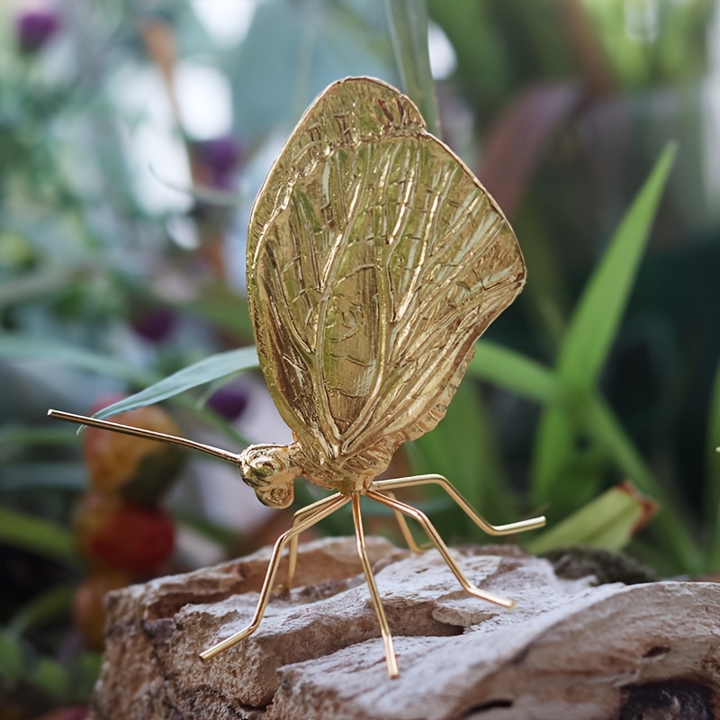 TEMU A Golden Metal Handcrafted Statue - Ant And Sculpture | Suitable For Indoor And Outdoor Spaces, Non-electric Decorative Ornament, Ideal For