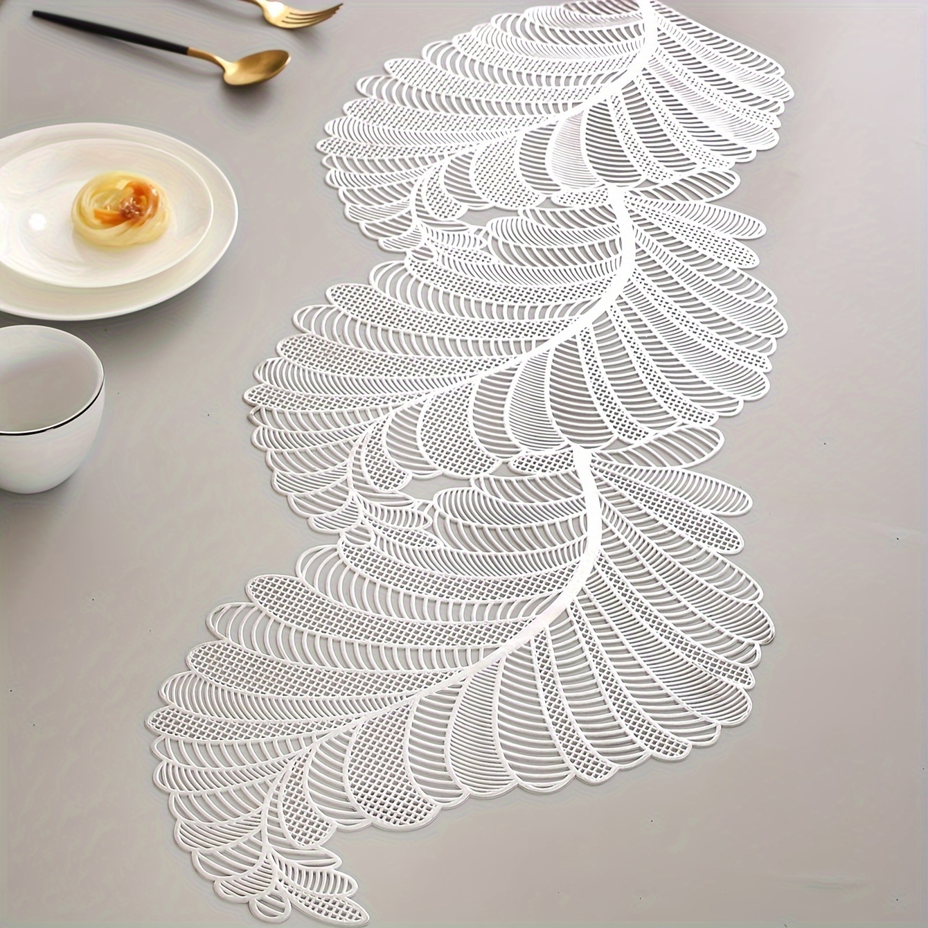 Image of 1 Piece Of Leaf Table Flag, Suitable For Wedding Anniversary, Farmhouse, Birthday, Easter, Halloween, Thanksgiving, Christmas, Restaurant Table Decoration, Banquet Tableware Napkin Decoration