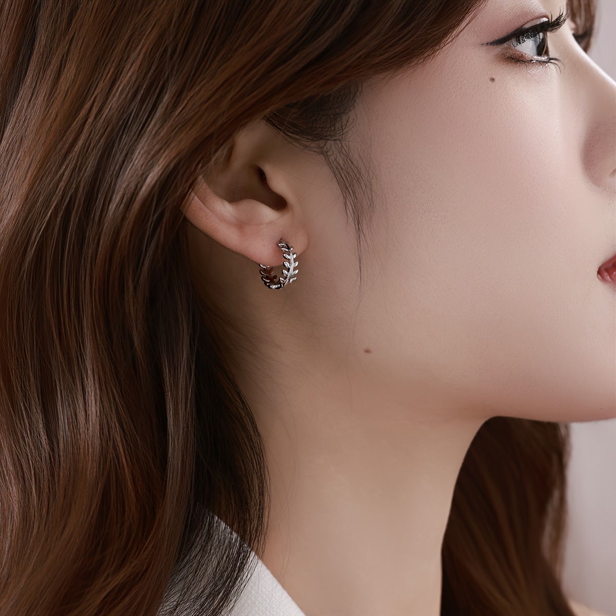Women's Exquisite Leaf-Shaped Fashion Drop Earrings