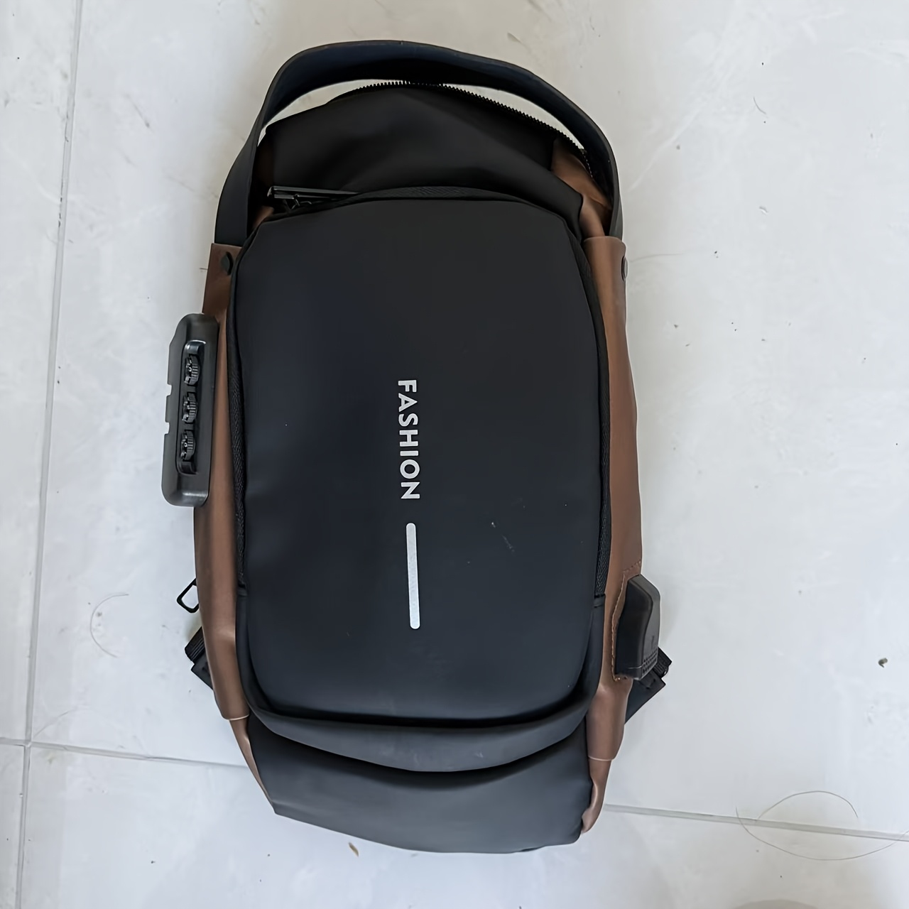 Mochila antifurto para motocicleta com trava, bolsa transversal conversível, fechamento com fecho éclair e compartimento antifurto, alça de ombro ajustável, ideal para deslocamentos, viagens e motociclismo, opções de tamanho grande/pequeno, bolsa transversal segura para homens. 8