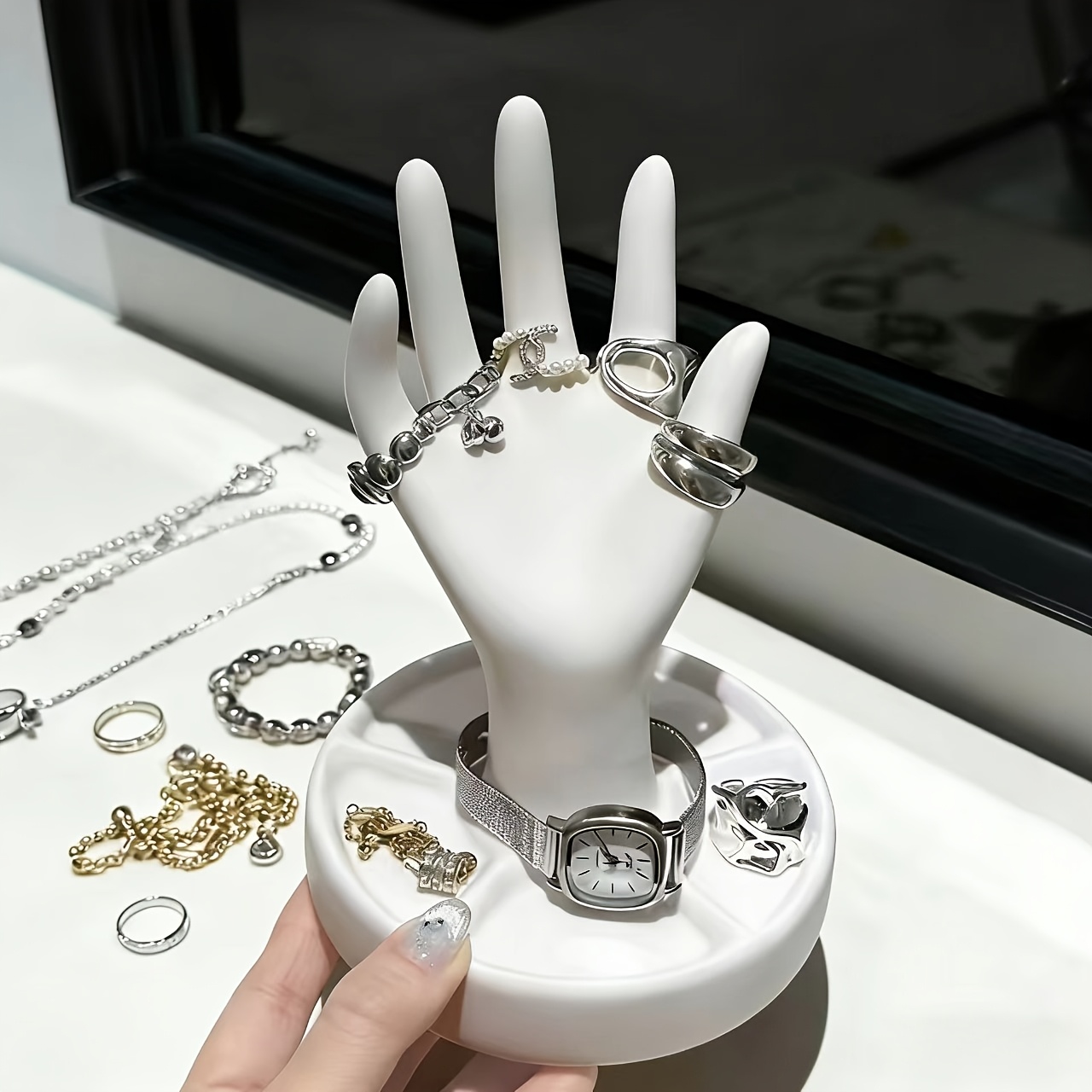 1pc Ring Necklace Bracelet Watch Jewelry Display Stand, Resin Desktop Jewelry Holder, Hand-shaped Jewelry Organizer, Hand Ornament Display Stand, Ring Holder, Decorative Hand Model, Jewelry Trays