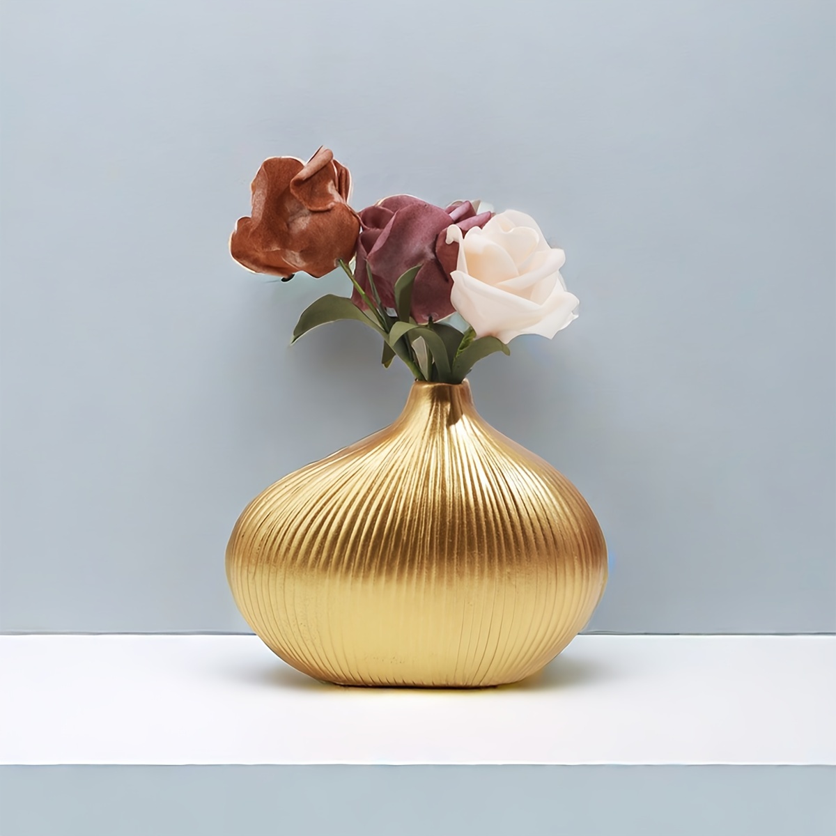1pc Golden Resin Vase Shell Striped Pattern Floral Arrangement Supplies Exquisite Room Floral Ornaments