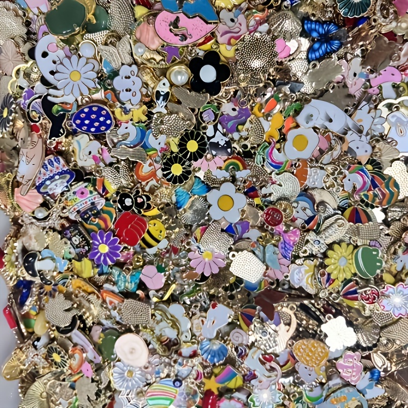 Lot of 40 mixed jewelry items good