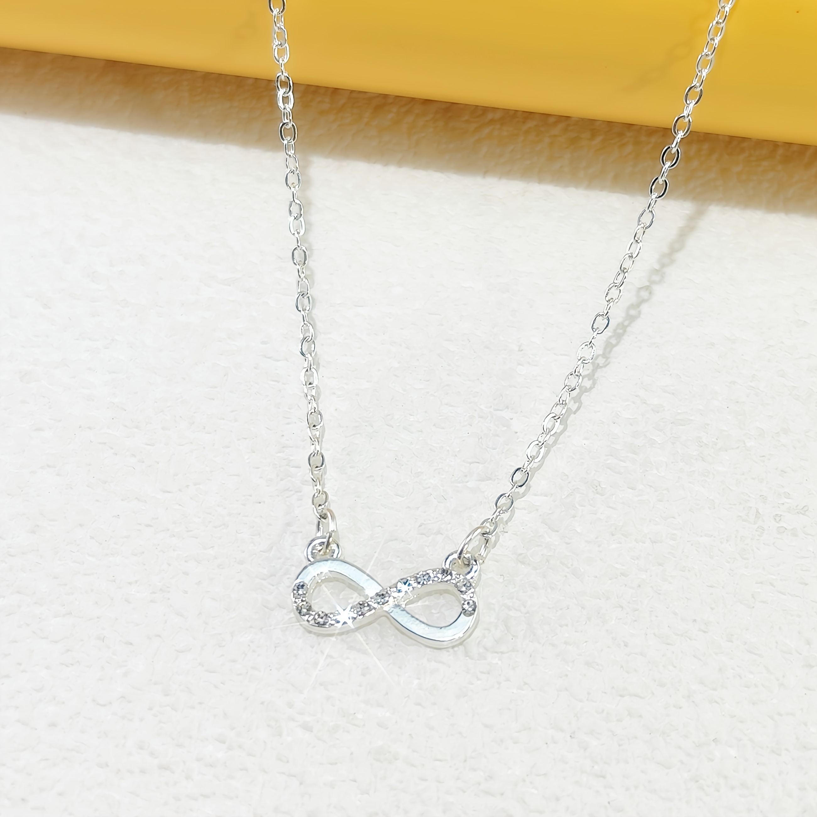 A Simple And Stylish Women's Necklace, A Collarbone Chain Representing , Infinite Luck, And Infinite Friendship. Suitable For Daily Wear, A Gift For Or Lovers, Or A Graduation Gift