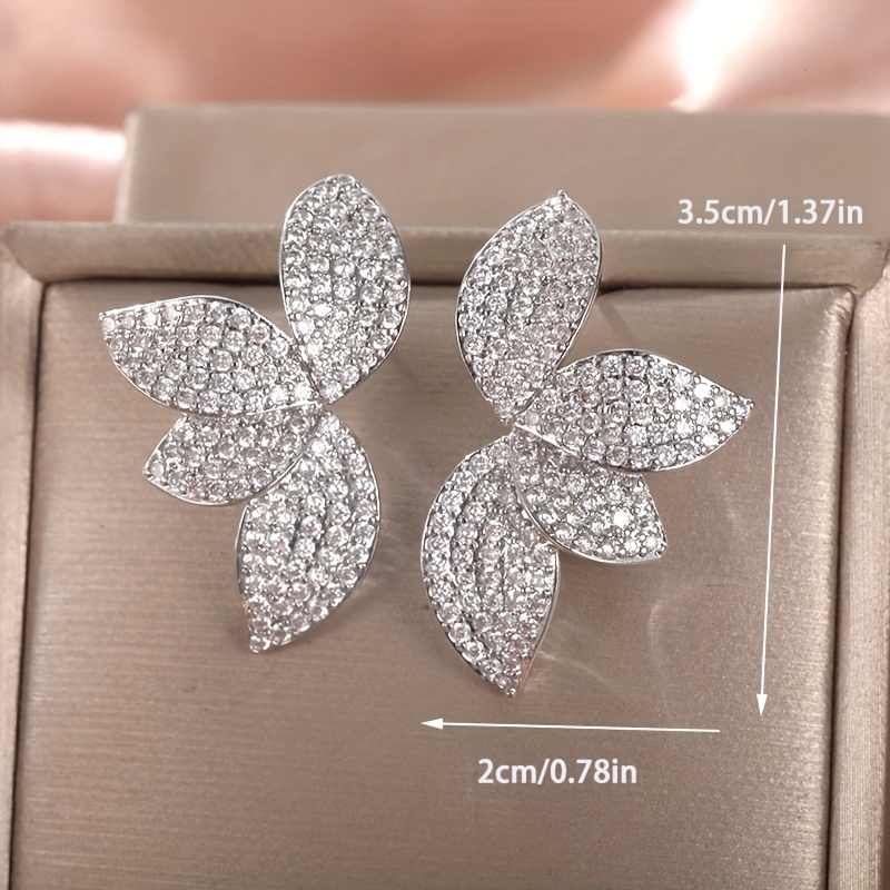 

2024 European And Light Luxury Micro-inlaid Leaf Earrings, Niche Design With A Sense Of High-end Elegance