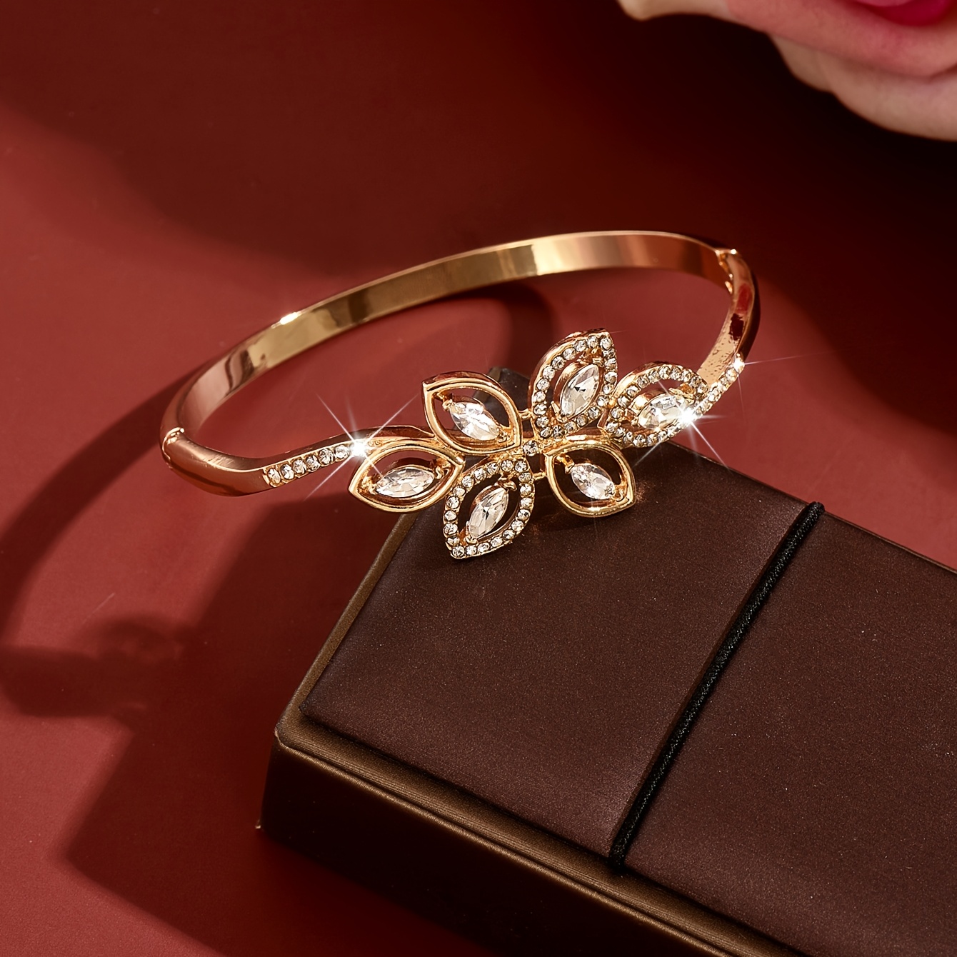 Elegant High-End Hollow-Out Bracelet, Perfect for Formal Events