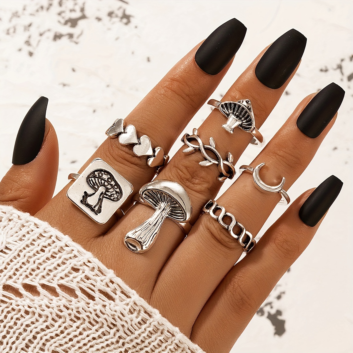 

7 Pieces Of Women's Retro Ethnic Style Mushroom Heart Moon Leaf Ancient Silver Ring Set For Daily Travel Wear And Accessories