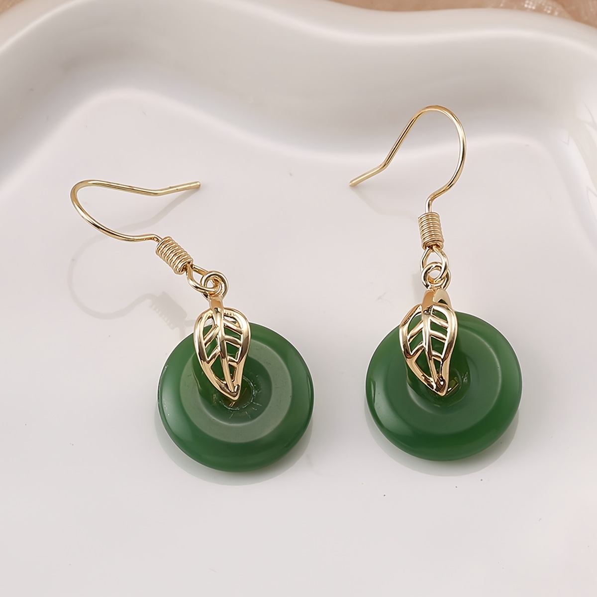 Women's Classic Leaf Floral Pattern Earrings with Synthetic Zirconia