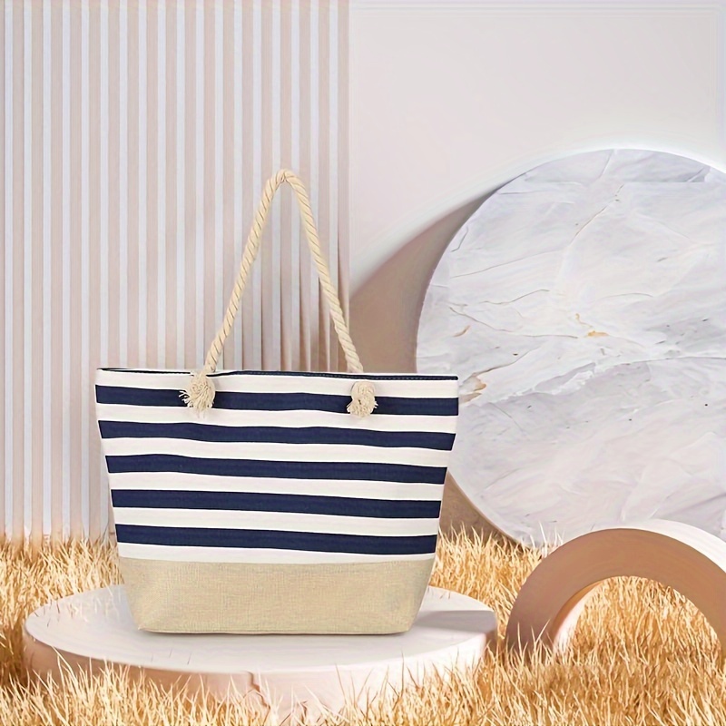E-shop Große gestreifte Strandtasche für Damen mit bequemen Griffen, für Reisen und Outdoor-Aktivitäten. Blaue gestreifte, übergroße Strandtasche mit