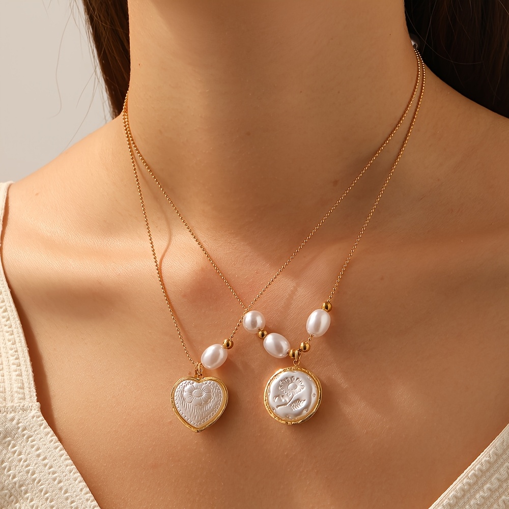 Women's Vintage Imitation Pearl Embossed Layered Necklace