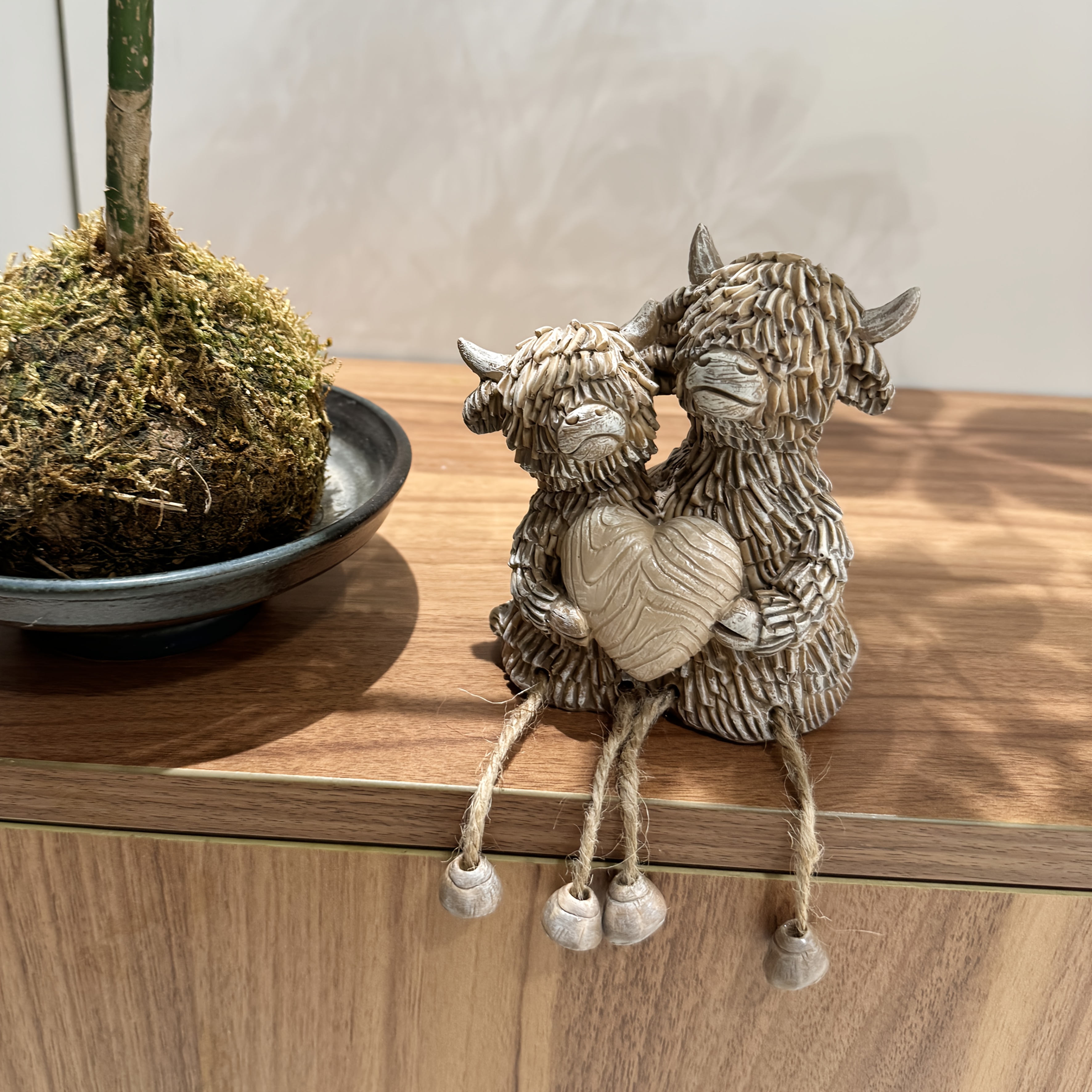 

-filled Couple Highland Cow Figurine - Resin, Living Room, Bedroom, Or Study Desk Decor