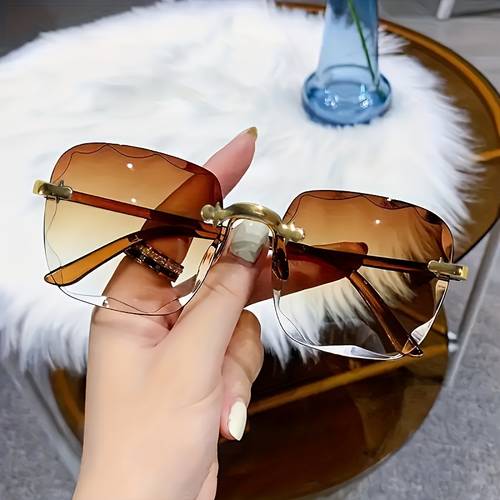 1pc of Women's Frameless Bevel-cut Fashion Eyeglasses, European and American Style Bevel-cut Decorative Glasses, Color Random