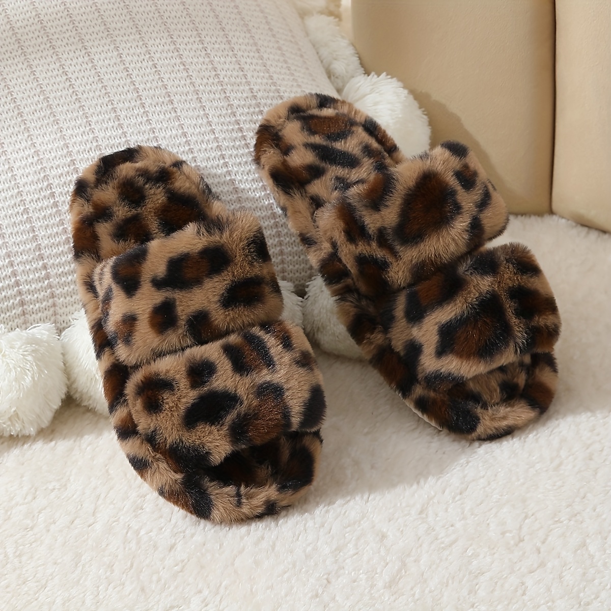 Image of Leopard Print Anti-slip And Durable Slippers For Women, Thick-soled Indoor Postpartum Slippers For , Comfortable Couple Shoes For Winter, Women Shoes