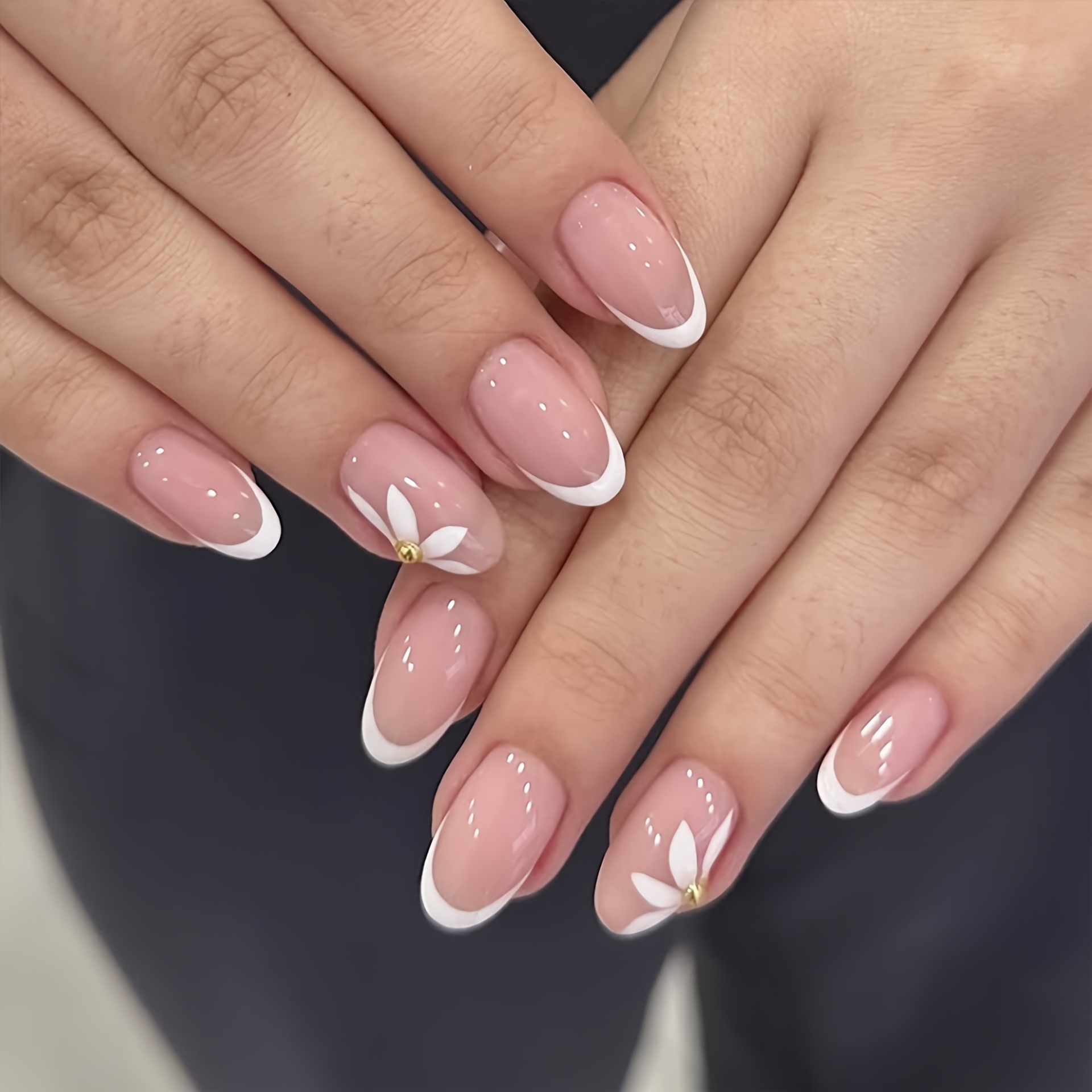 TEMU 24pcs Short Oval Press On Nails White With White Fresh Elegant Style Glossy Full Cover Reusable Fake Nails Nail Tips Press On Nails Nail Art Set
