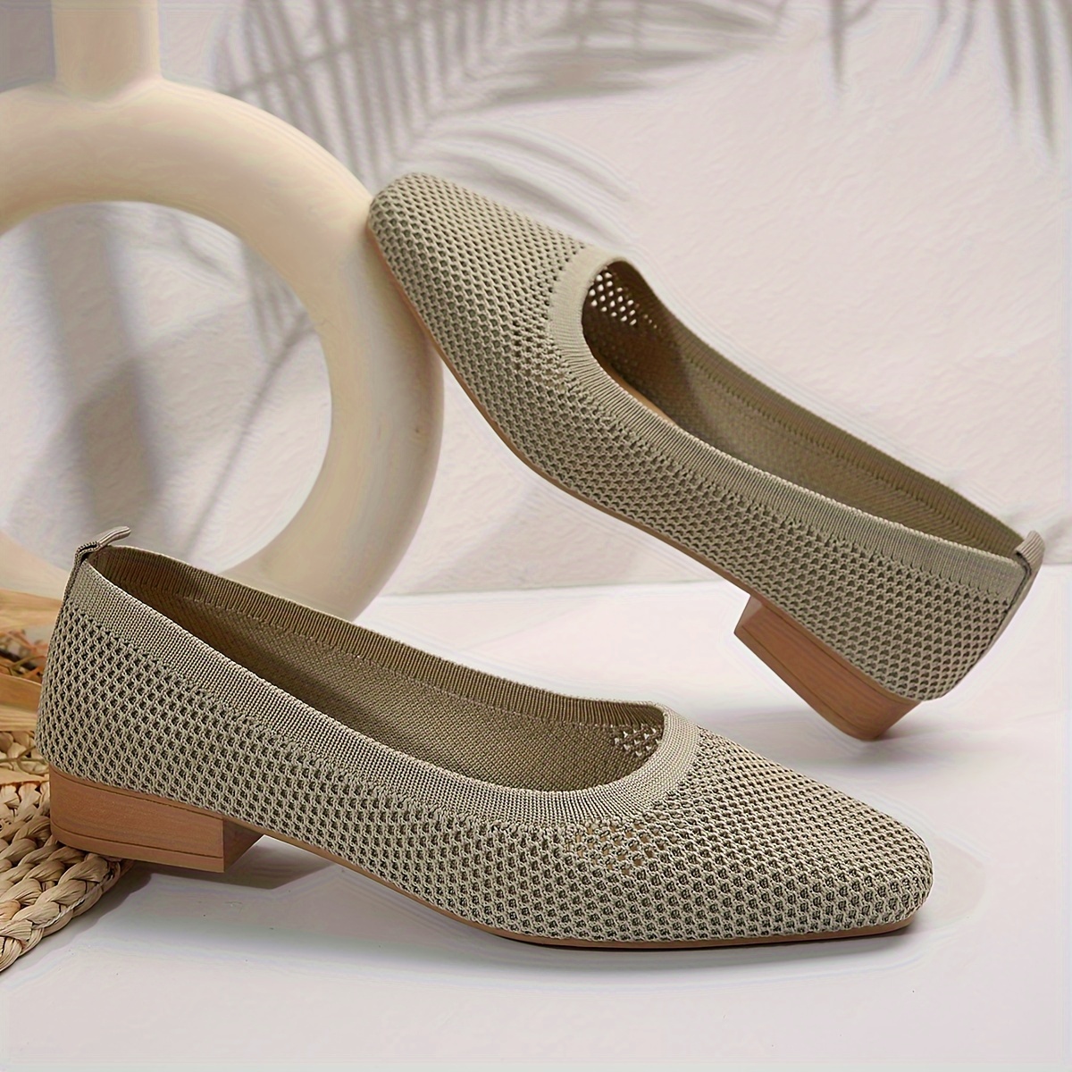 flat sole walking shoes