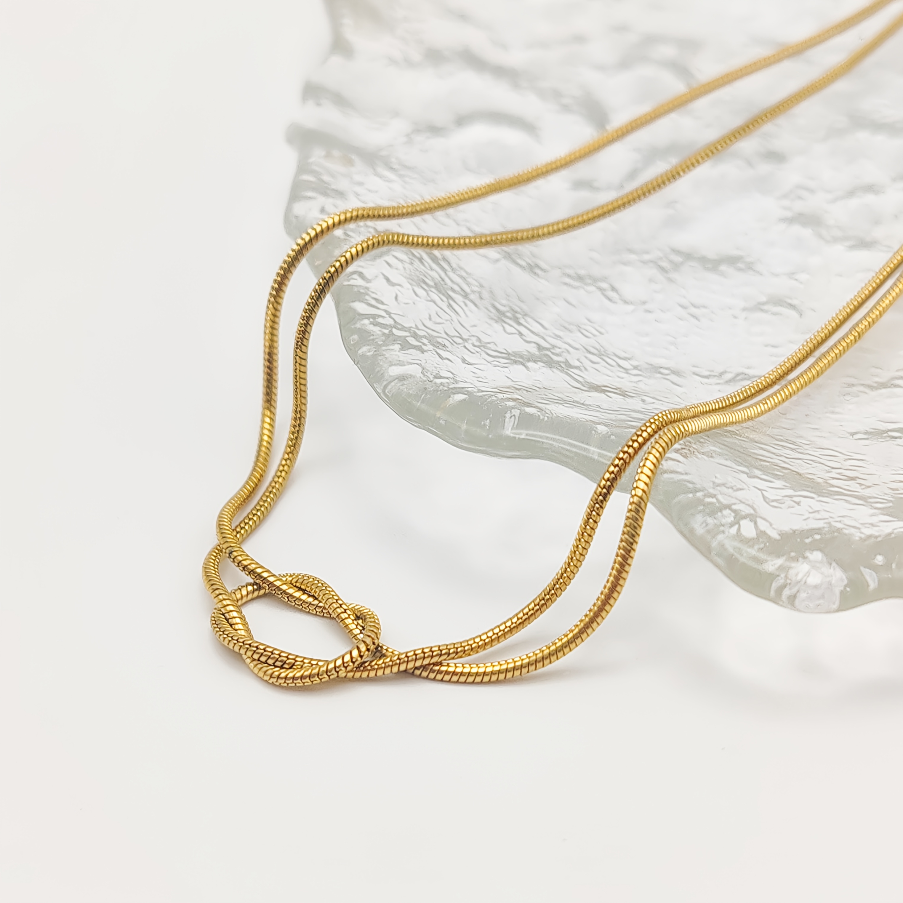 Minimalist Lightweight Luxury Snake Knot Necklace